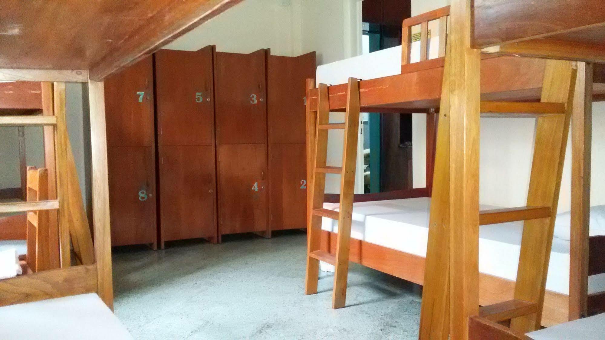 Hamaca Paraguaya Hostel Асунсьйон Екстер'єр фото
